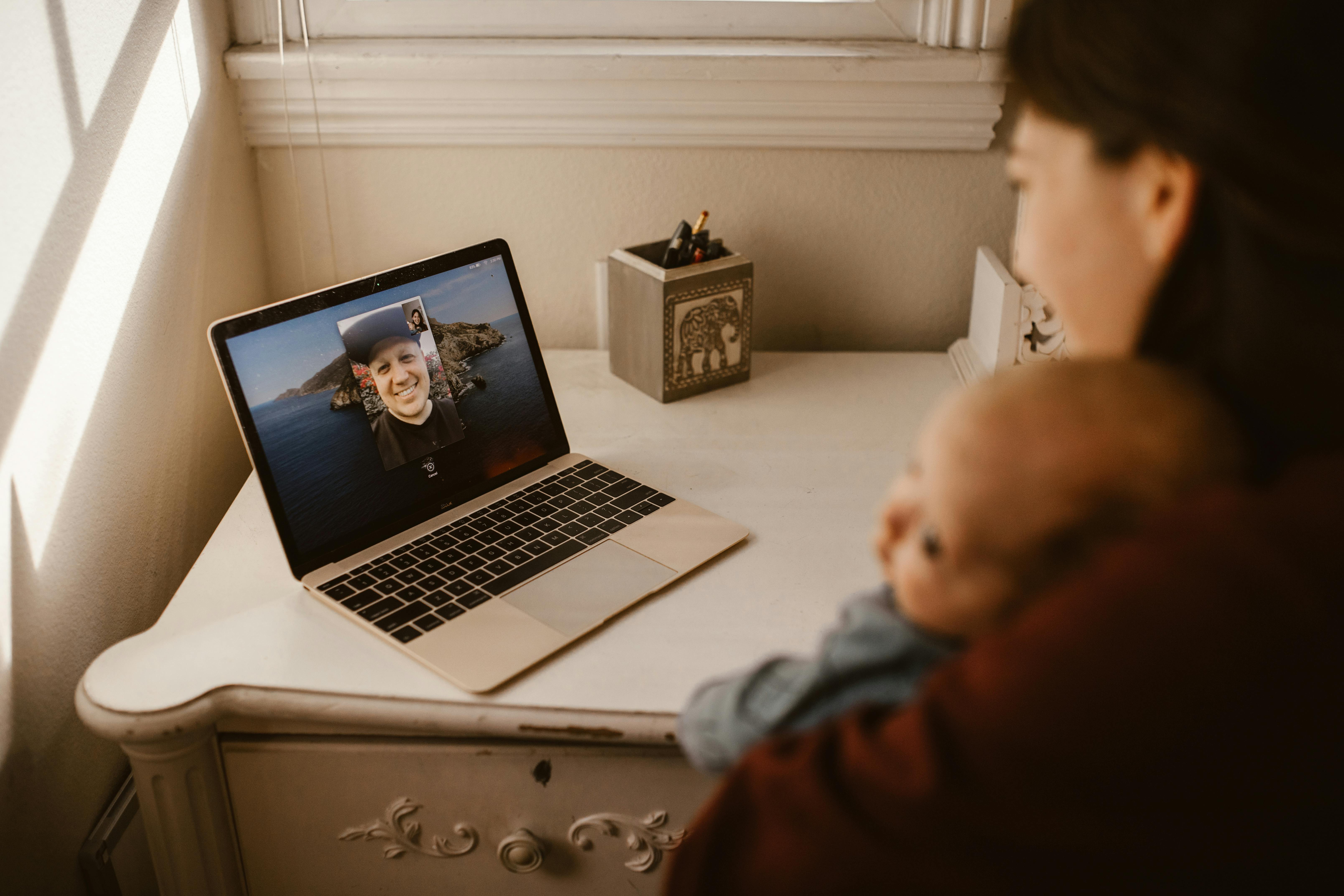 A long-distance couple connecting